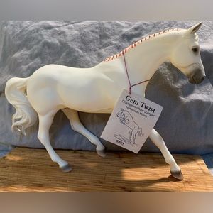 BREYER Gem Twist #495